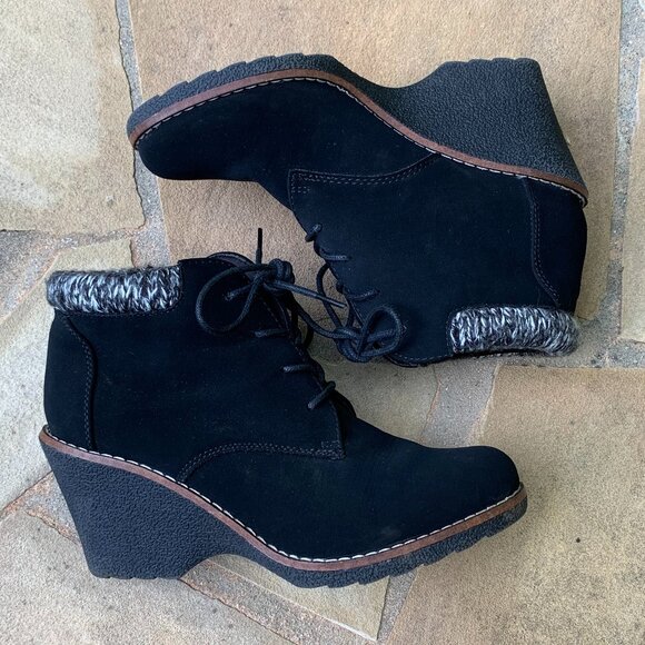 White Mountain Lilac Faux Suede Wedge Ankle Booties Sz 7.5 - Picture 10 of 14